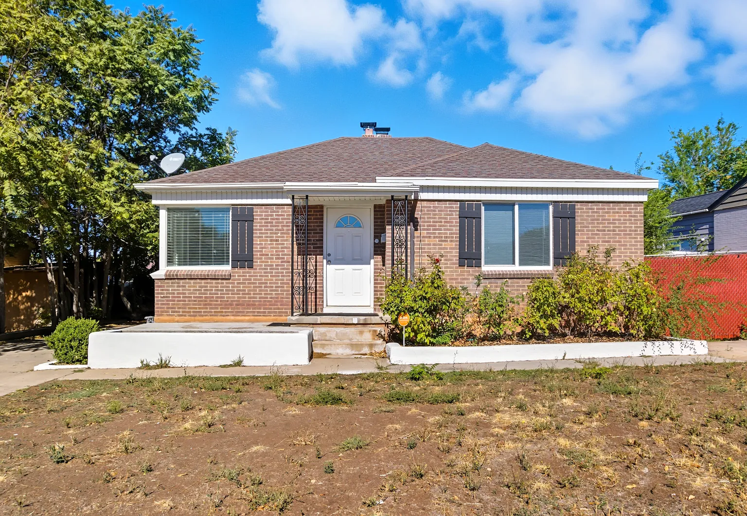 180 Ross Drive, Unit A — Photo 1