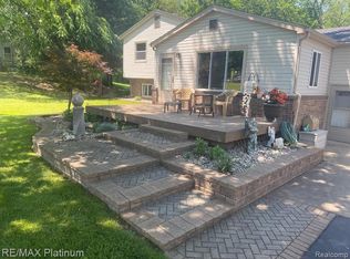 7647 Strawberry Lake Rd, Whitmore Lake, MI 48189