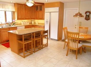 68 Briargate Cir, Sugar Grove, IL 60554