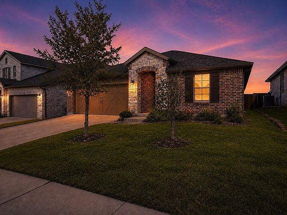 2nd image of 1116 Rountree Ct