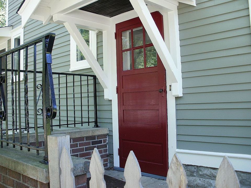 Side entry 