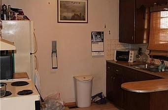 4th image of 1102 N Redwood Dr