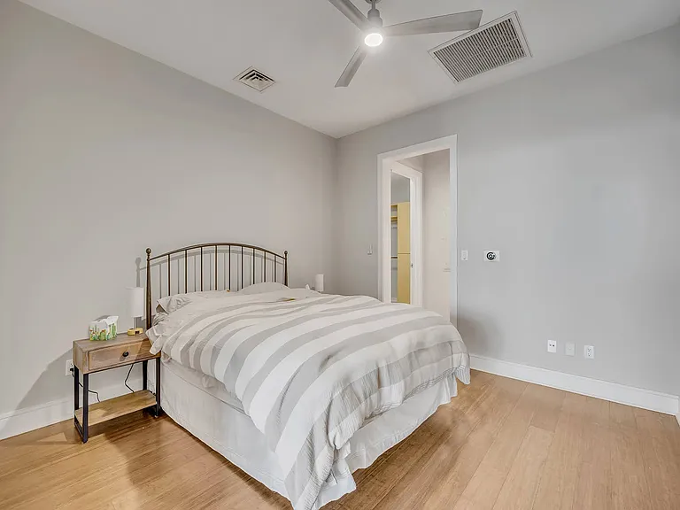 555 5th St #719 — Photo 7