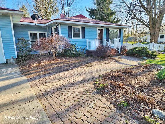 3rd image of 2067 W Midland Rd