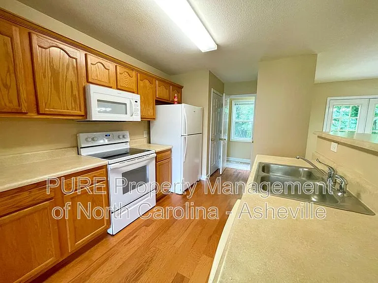 113 East St #B — Photo 4