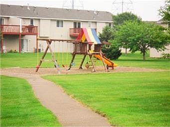 3rd image of 2071 Brittany Ct
