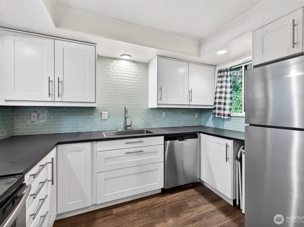 140 Summit Avenue N #B5, Kent, WA 98030