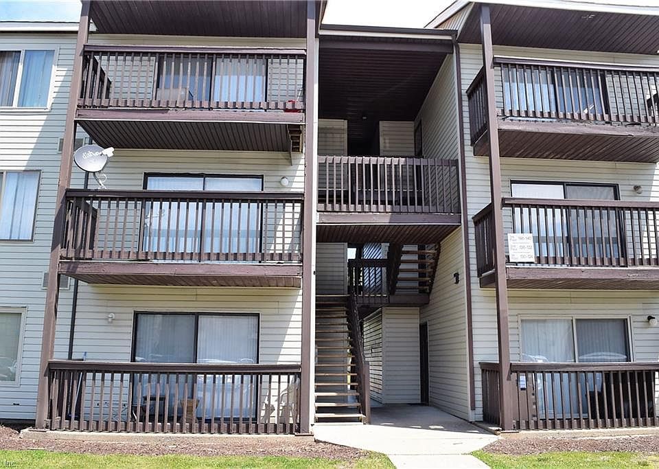 1st image of 142 Haverford Ct #2