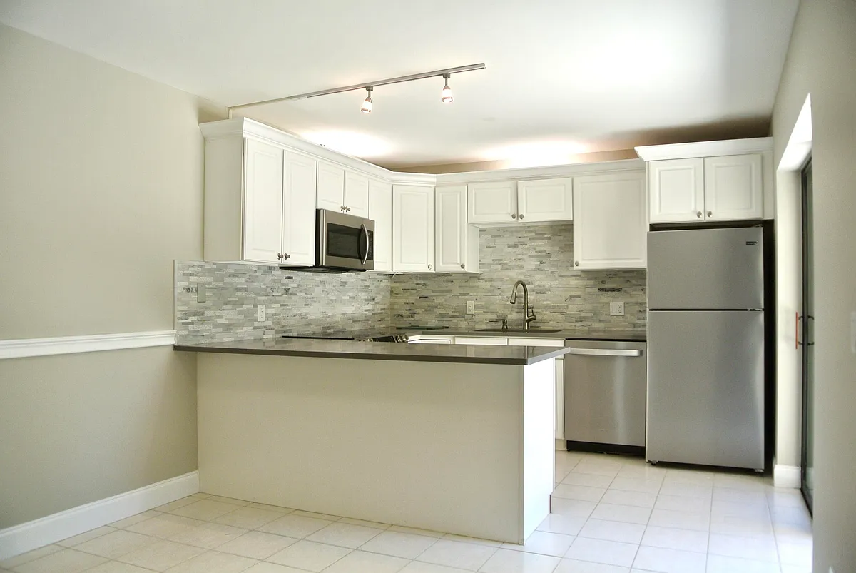 Building Photo - 121 Ocean Cove Dr #121