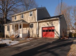 28 Kensington Rd, Portsmouth, NH 03801