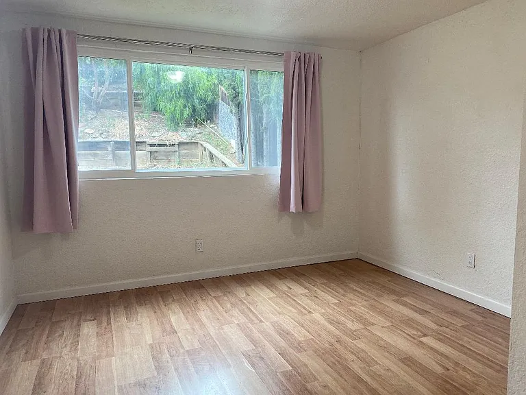 2847 Wildflower Dr — Photo 10