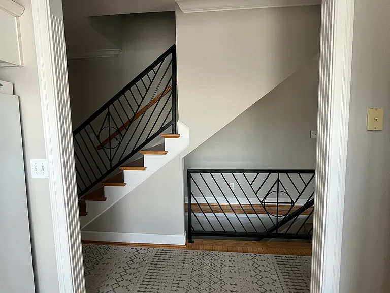 733 W High St — Photo 4