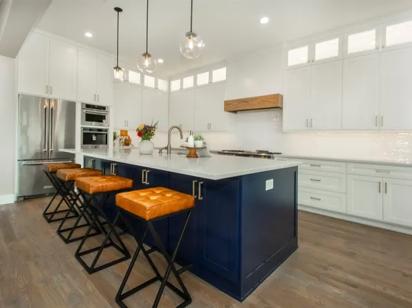 211 E Wall St, Grapevine, TX 76051