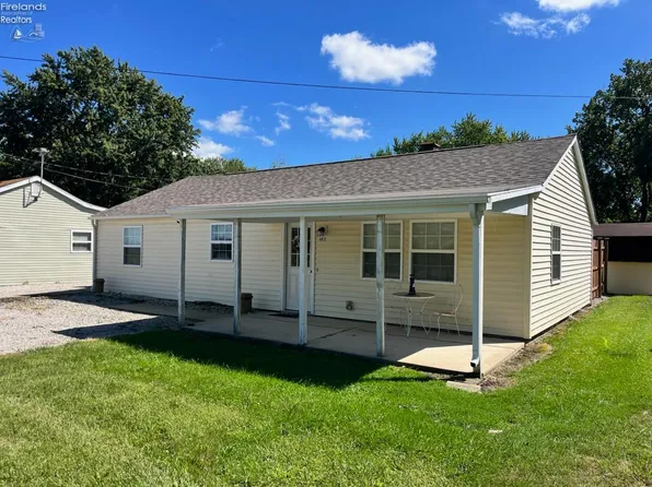 4972 W Fremont Rd, Pt Clinton, OH 43452