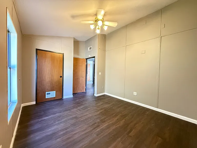 1720 County Road 4330 — Photo 3