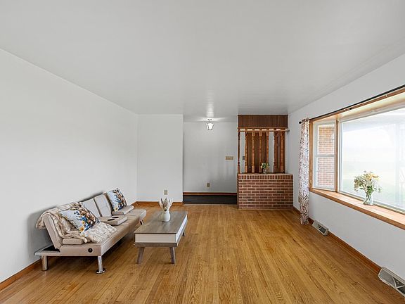 5th image of 294 Spring Garden Rd