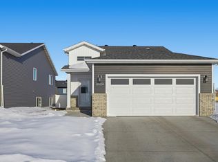 2520 37th Ave S, Moorhead, MN 56560