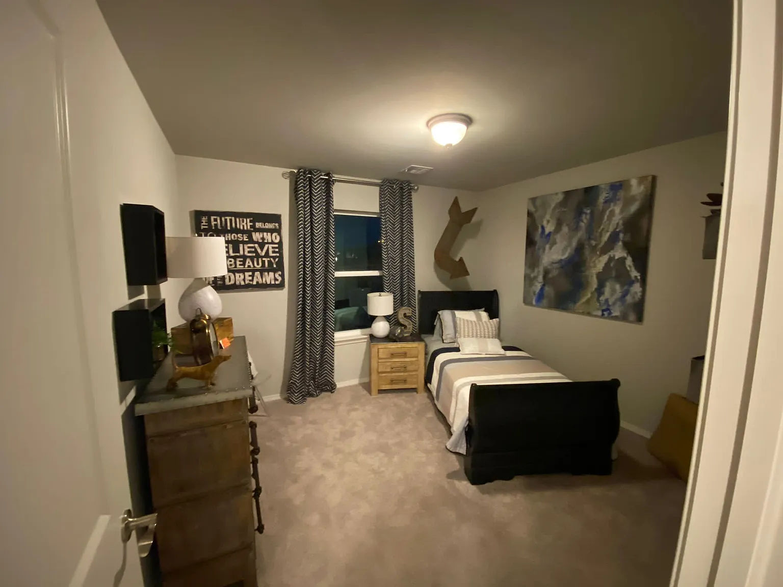 4 bed, 2143 sqft, $2,600 — Photo 2