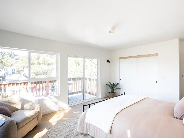 2210 3/4 Echo Park Ave — Photo 19