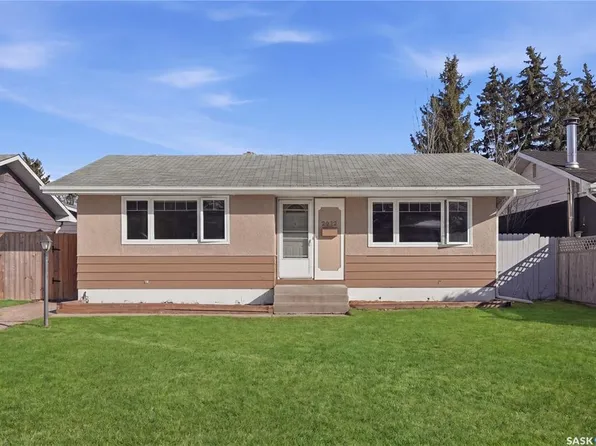 2022 Easthill, Saskatoon, SK S7J 3C7