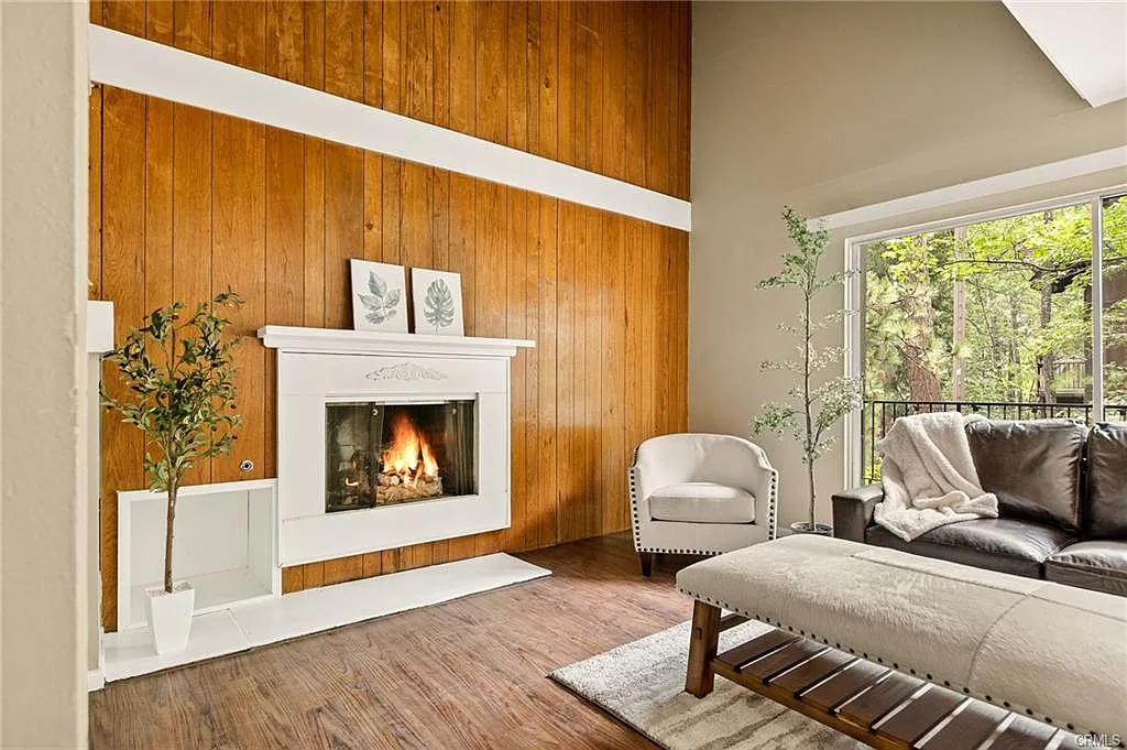 3 bed, 2.5 bath, 1987 sqft, $2,400 — Photo 4