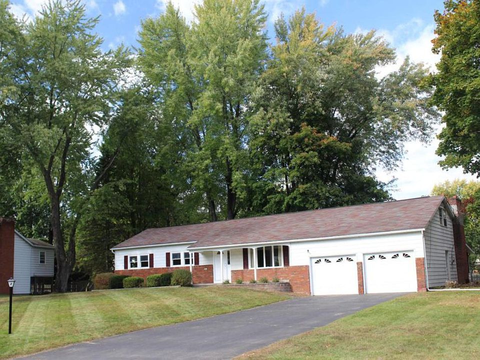 1st image of 8 Greenlea Dr