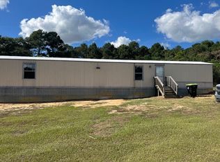 19 Farmer Ln, Clinton, NC 28328