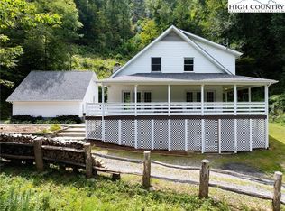 13753 N 226th Hwy, Bakersville, NC 28705