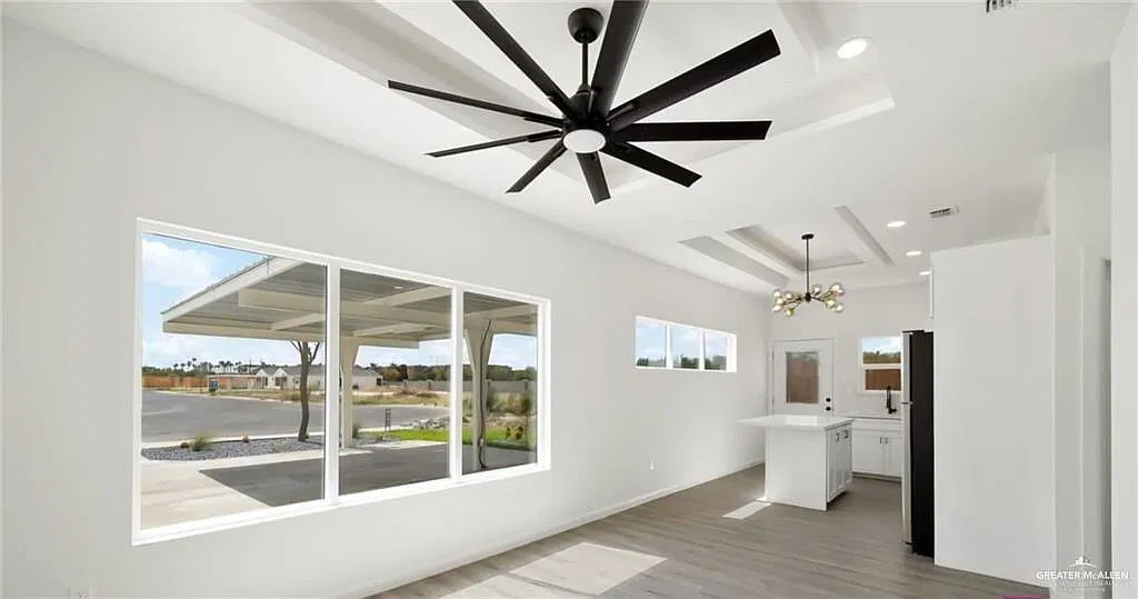 2 bed, 2.0 bath, 3420 sqft, $1,250 — Photo 2