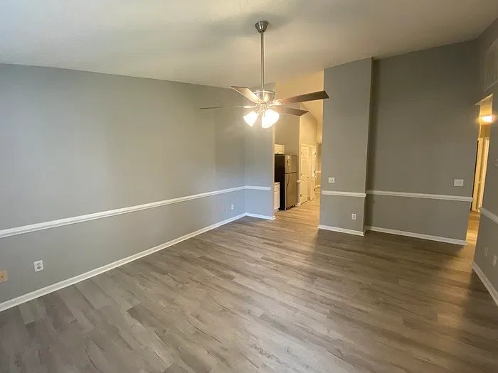 3 bed, 2.0 bath, 1267 sqft, $1,050 — Photo 2