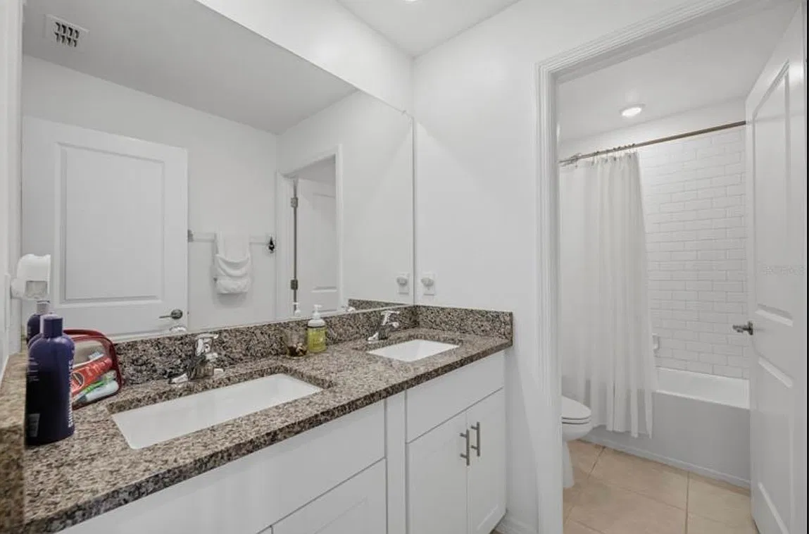 5 bed, 2217 sqft, $750 — Photo 4