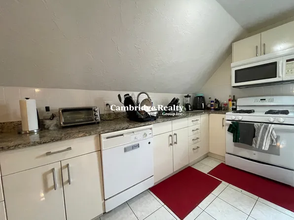 65 Fairbanks St, Brighton, MA