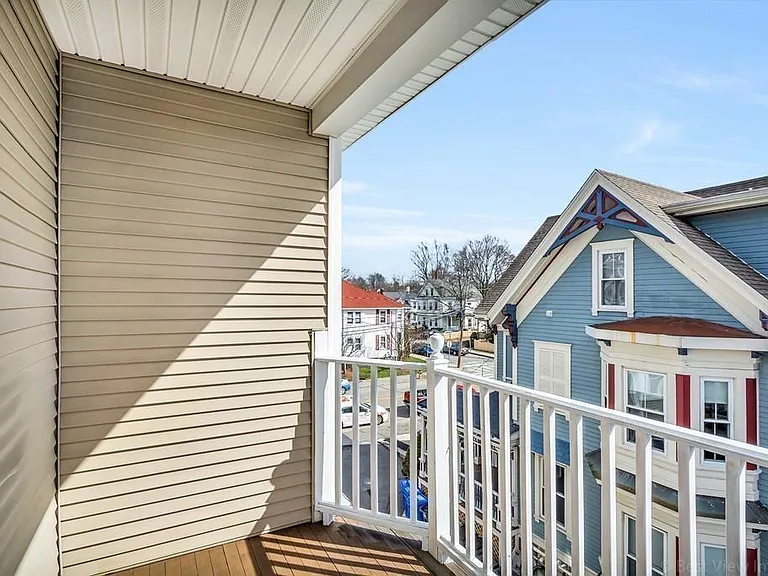 105 Adams St — Photo 12