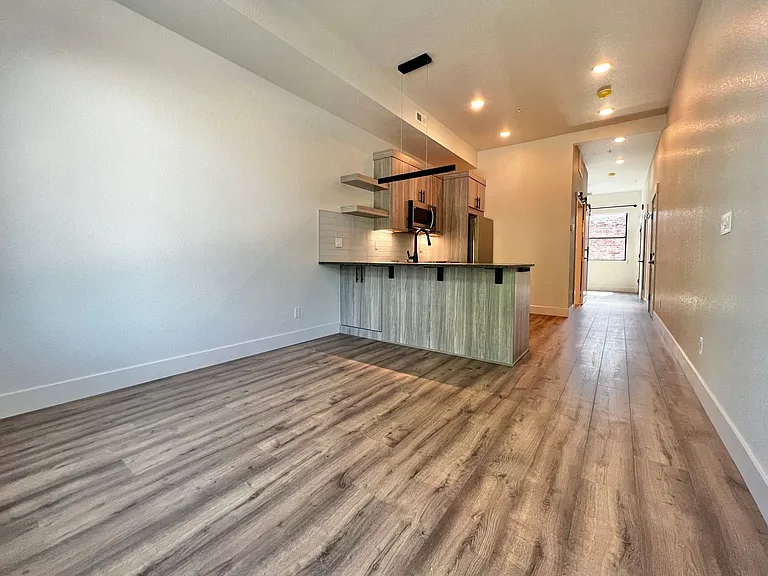 400 N Garfield Ave #202 — Photo 16