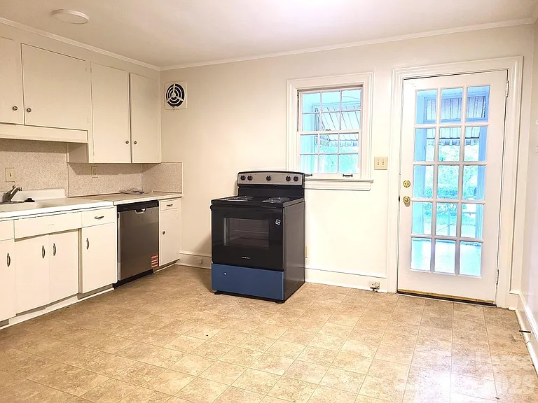 2245 Crescent Ave #2 — Photo 3