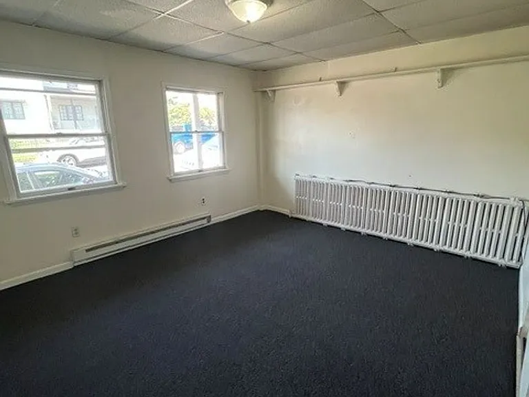 38 Clay Street — Photo 18