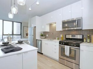 813 N Clark St, Chicago, IL 60610