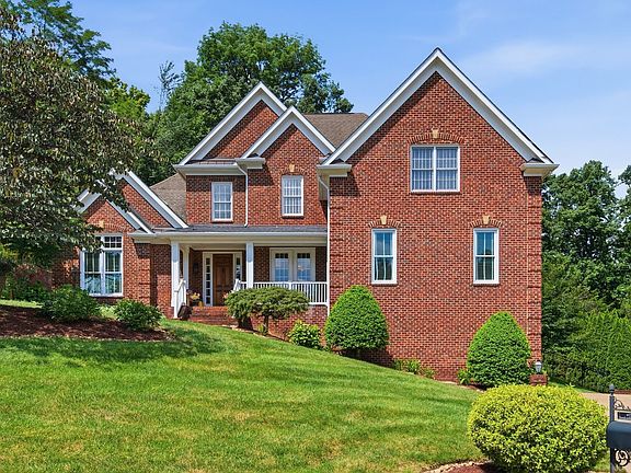 2nd image of 417 Sandcastle Rd