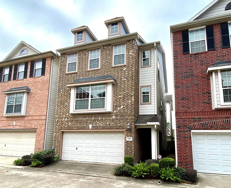1st image of 3422 Skyline Village Dr