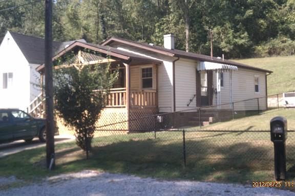 2nd image of 567A Garrison Ave