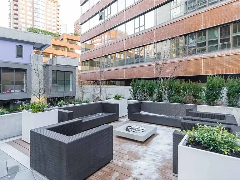1133 Hornby St #1001 — Photo 13