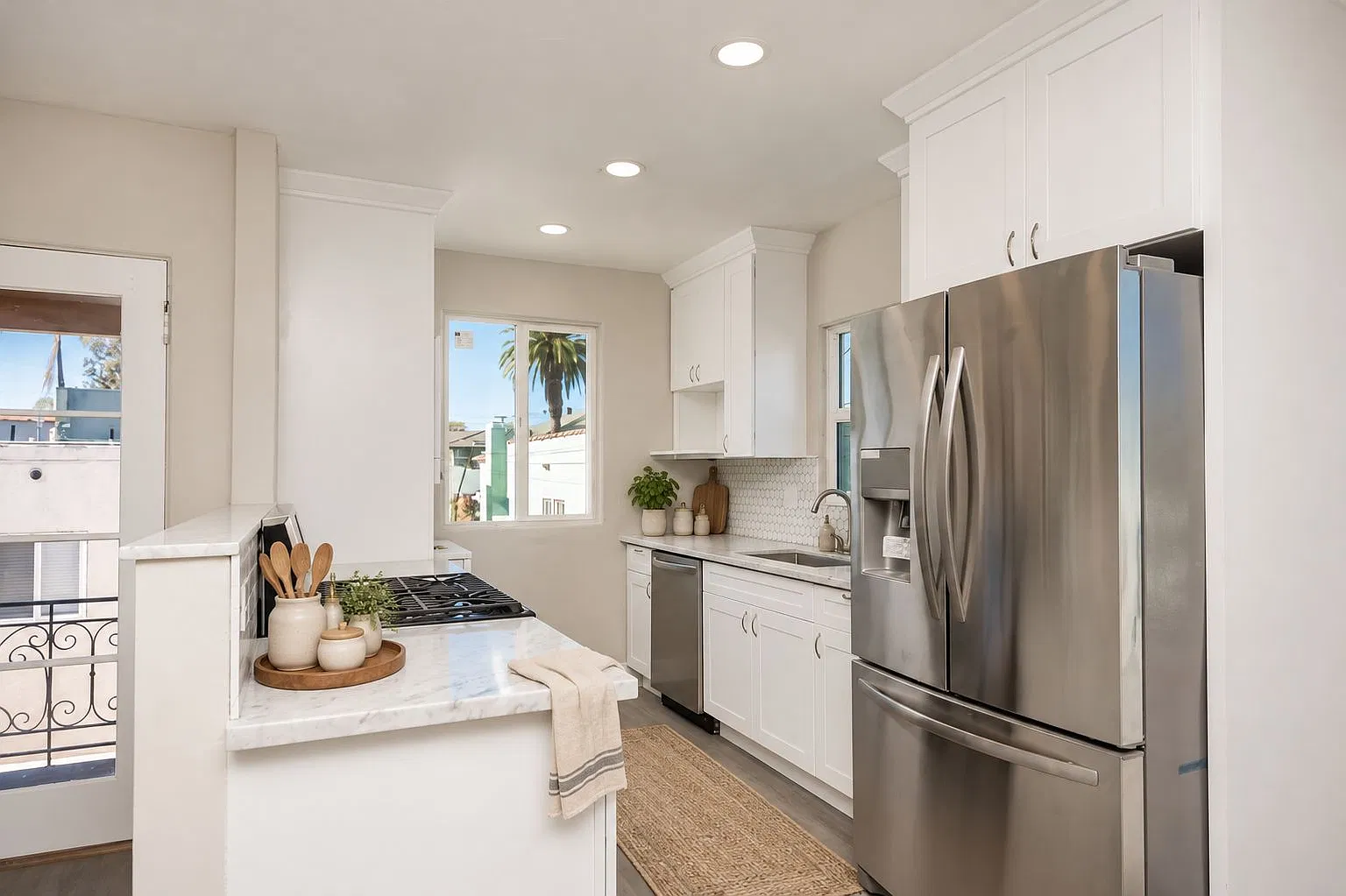 1 bed, 550 sqft, $2,400 — Photo 3