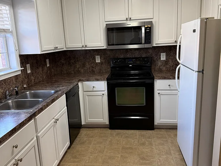 8213 Dison Dr — Photo 8