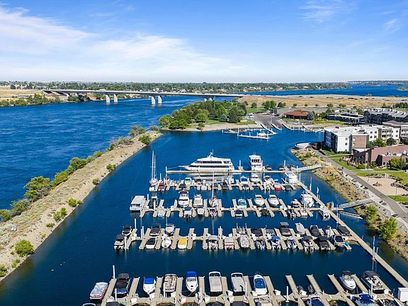 3rd image of 334 Columbia Point Dr Unit 301