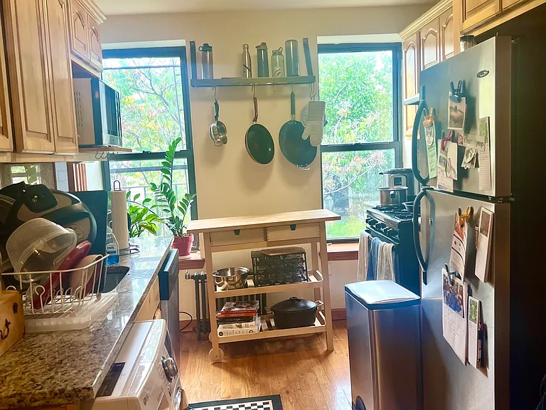 675 Union St #4R — Photo 4