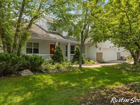 7645 Thornapple Club Dr SE, Ada, MI 49301
