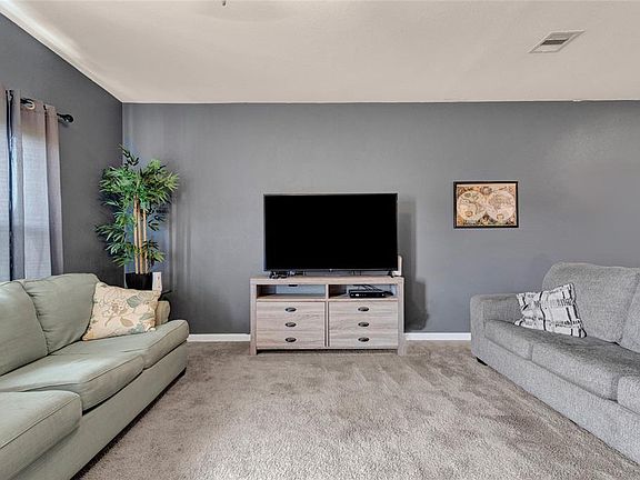 5th image of 10602 Hillside Creek Drive
