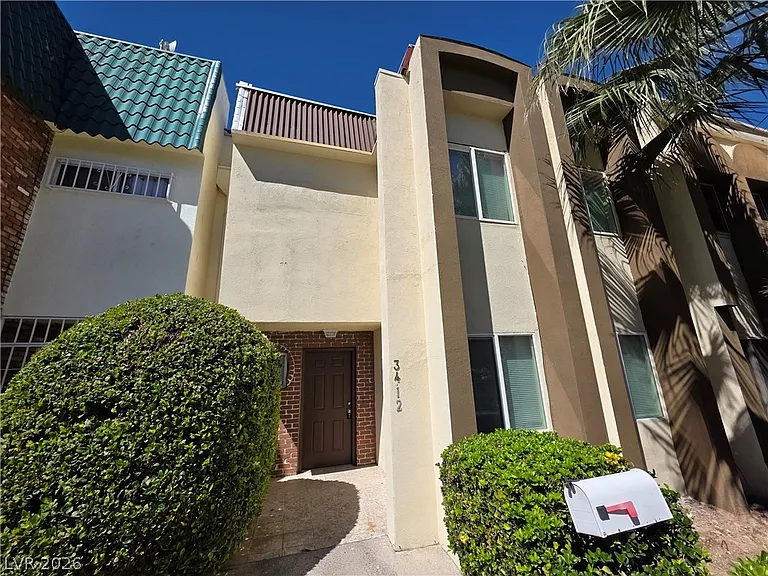 3412 Townhouse Dr — Photo 4