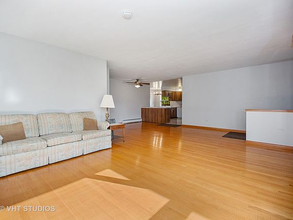 3rd image of 904 S Golf Cul De Sac St