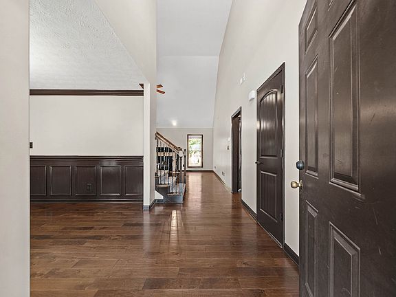 5th image of 1768 Apache Way